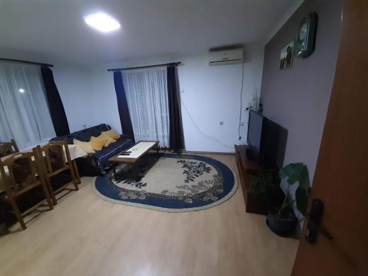 Privatni Smestaj Dobri Dobrosin Exterior foto